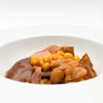 CALLOS DE CERDO CON GARBANZOS Y JAMÓN - Imagen 2